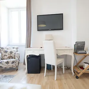 Bed & Breakfast Romerooms Cola Di Rienzo, Rome